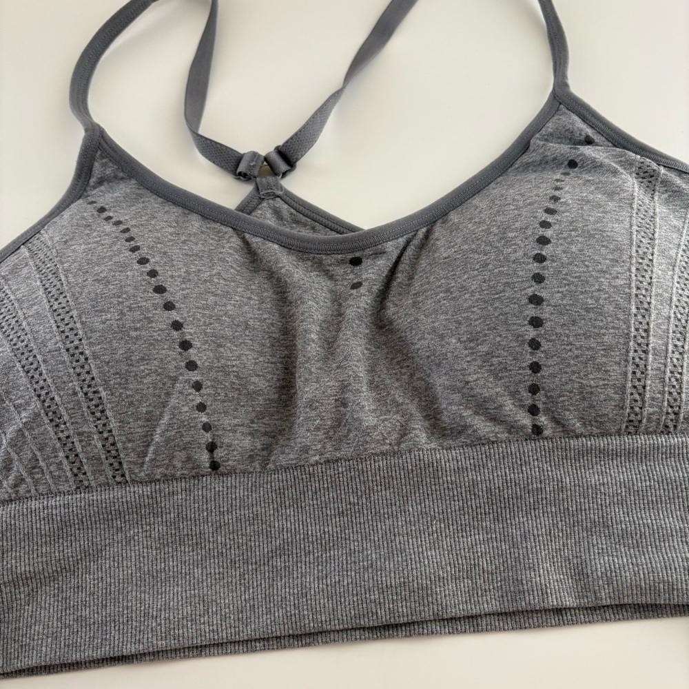 Pro-Fit Gray Seamless Sports Bra